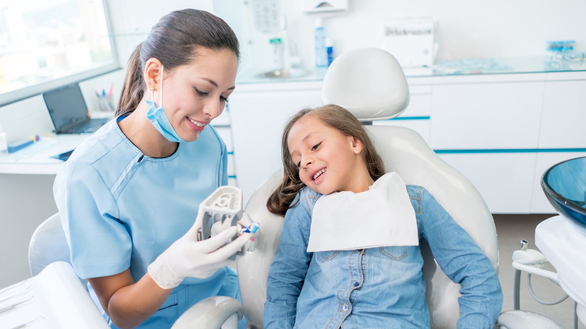 Ребенок у стоматолога фото